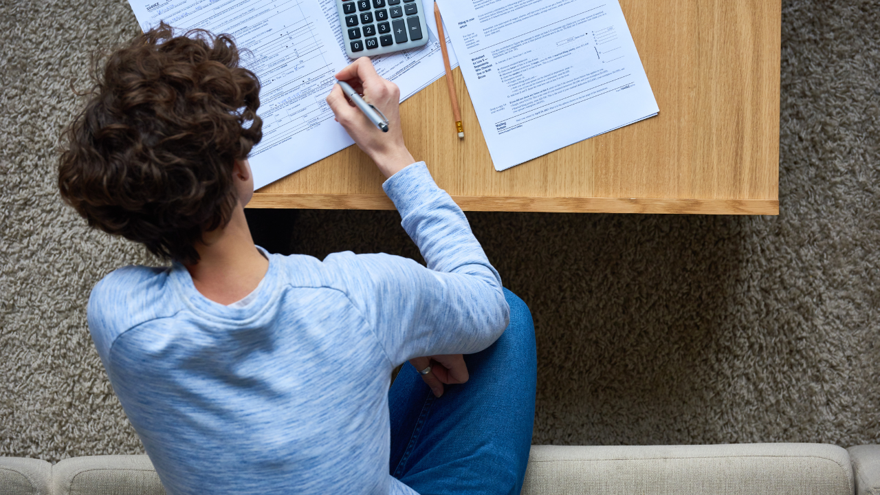 ¿COMPRAR A NOMBRE PROPIO O A NOMBRE DE UNA COMPAÑÍA?, Beneficios, Costos y Riesgos para Inversionistas Inmobiliarios