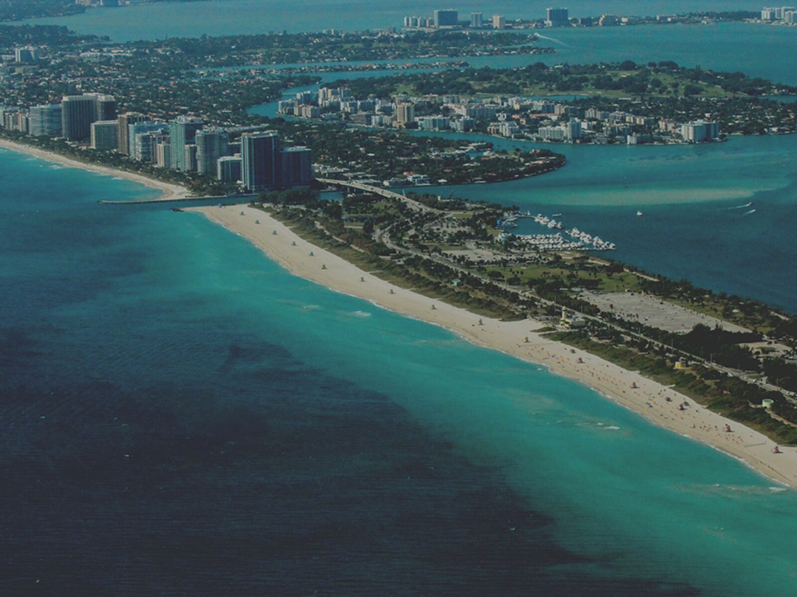 Vista aérea de la costa de Miami Beach