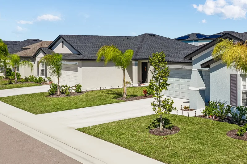 New Homes In Cape Coral · Americana Series, obra nueva en Cape Coral, Florida