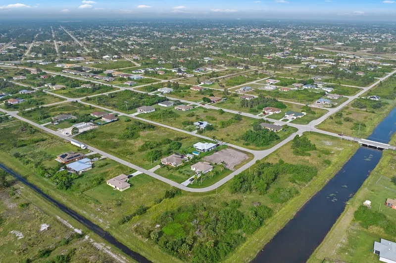 New Homes in Gulf Cove, obra nueva en Port Charlotte, Florida