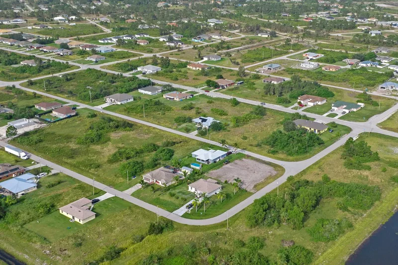 New Homes in Lehigh Acres, obra nueva en Lehigh Acres, Florida