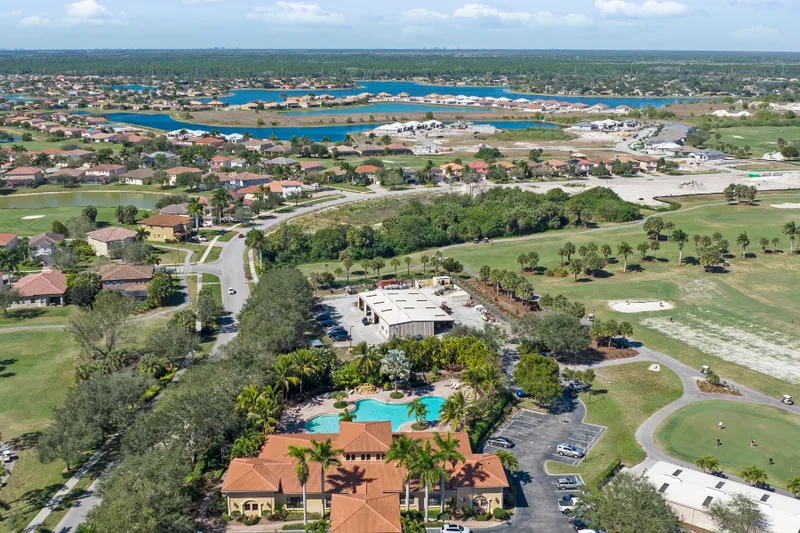Valencia Golf & Country Club, obra nueva en Naples, Florida
