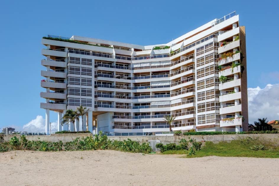 Condominio Playa Real, de CorpoReal, frente a la playa